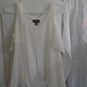 I.N. Studio Layered top split back white